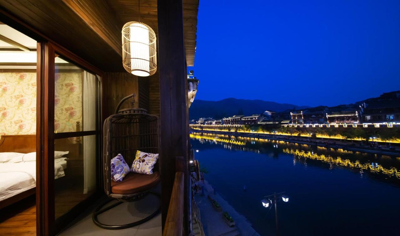 Fenghuang Slowly Time Inn Dış mekan fotoğraf